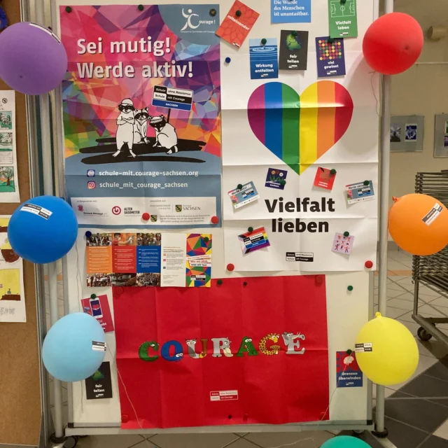🎉 Sommerhighlight zum Schuljahresabschluss! 🎉
Wir blicken zurück auf ein besonderes Ereignis:
Das Pestalozzi-Gymnasium ist nun ganz offiziell „Schule ohne Rassismus – Schule mit Courage“ – und wir durften bei der feierlichen Ernennung mit dabei sein! 💪🏽✨

Als Kooperationspartner freuen wir uns auf die zukünftige Zusammenarbeit rund um die Themen Inklusion, Integration und natürlich Sport! 🏃🏽‍♀️🤝🌍
Gemeinsam setzen wir uns für ein starkes, buntes und respektvolles Miteinander ein – auf dem Sportplatz und darüber hinaus! 🫶

#MotorMickten #Sommerhighlight #SchuleOhneRassismus #Inklusion #Integration#PestalozziGymnasium #SportfürAlle