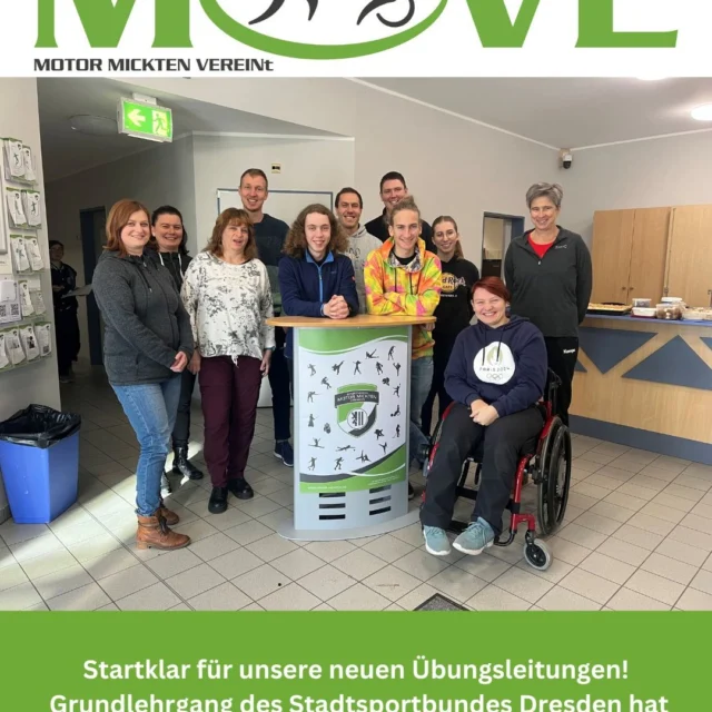 Grundlehrgang für Übungsleitungen gestartet!

Gestern ist im Sportcenter Motor Mickten der Grundlehrgang für Übungsleitungen des Stadtsportbund Dresden erfolgreich gestartet – und wir freuen uns ganz besonders: Gleich 10 engagierte Teilnehmer*innen aus unserem Verein waren mit am Start! 🙌💙

Der Lehrgang behandelte zahlreiche wichtige Grundlagen, darunter:
📘 Das Aus- & Fortbildungssystem im DOSB und LSBS
🏛️ Sportselbstverwaltung, Vereinsrecht & Sportförderung
🛡️ Fürsorgepflicht, Aufsichtspflicht, Haftung & Sportversicherung
👥 Pädagogische Grundlagen zur Leitung von Sportgruppen
⛑️ Typische Sportverletzungen & Belastungsgestaltung
💪 Motorische Grundeigenschaften, Kräftigung & Dehnung
🧠 Wirkung sportlichen Übens auf den Körper
🚫 Sport ohne Doping
🧒 Kinderschutz im Sportverein
📝 Planung einer Trainingseinheit

Ein toller Start und ein wichtiger Schritt für unsere zukünftigen Übungsleiter*innen. Wir sind stolz auf euch! 💙🤍
#stadtsportbunddresden#sportfueralle#MOVE#Motor Mickten
