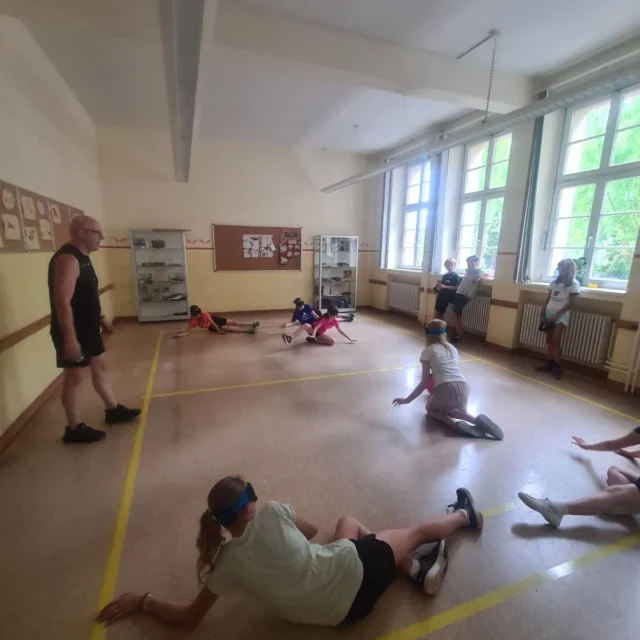 🤝 Gemeinsam für mehr Inklusion und Integration!

Heute findet unser gemeinsamer Projekttag mit dem Pestalozzi-Gymnasium zum Thema Inklusion und Integration statt. Gemeinsam tauschen wir Ideen aus, lernen voneinander und setzen ein Zeichen für ein respektvolles und vielfältiges Miteinander.

Hier gibt es die ersten Eindrücke eines spannenden und inspirierenden Tages. 📸✨
#MOVE#Inklusion #Integration #Projekttag #PestalozziGymnasium #GemeinsamStark #Vielfalt #Zusammenhalt #